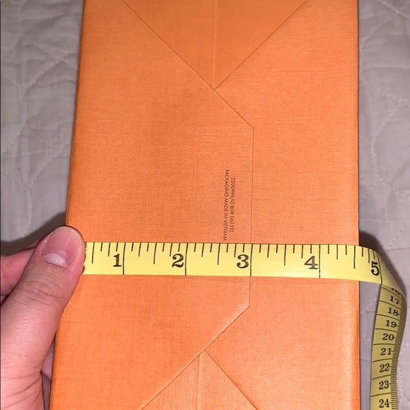 Louis Vuitton gift bag with ribbon - Picture 5 of 5